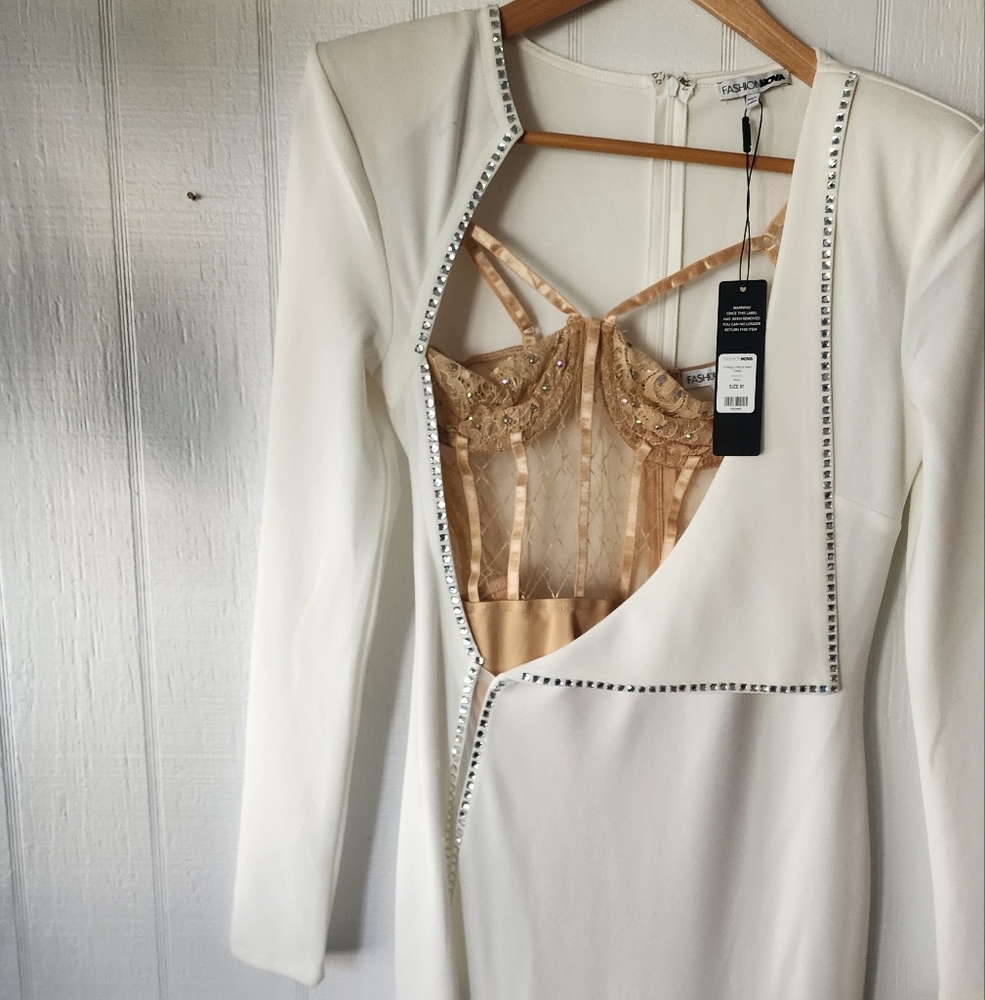 Fashion Nova NWT Foreign Affairs White Maxi Dress w/ Nude Bodice - Picture 9 of 9